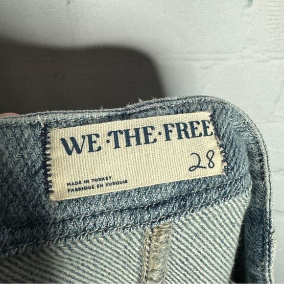 NEW We the Free People blue distressed relaxed cuffed denim shorts size 28 - Picture 5 of 10